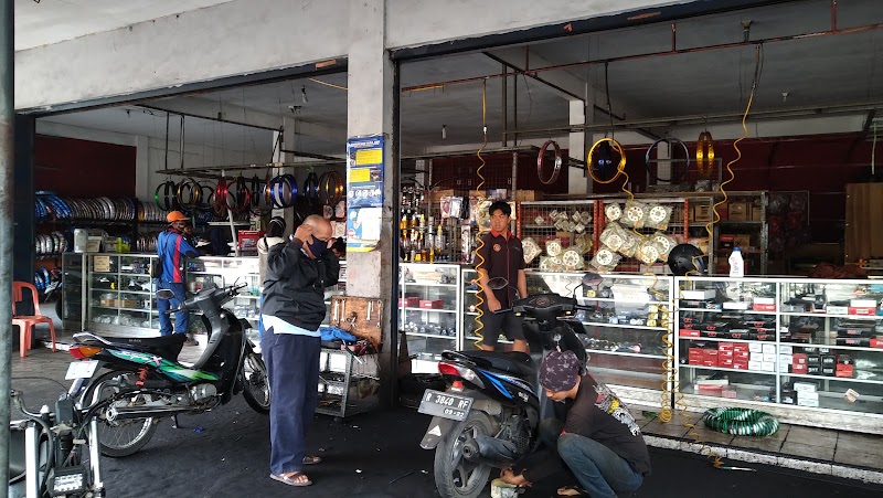 ArZaki Motor: Cilacap's Unyielding Automotive Solution